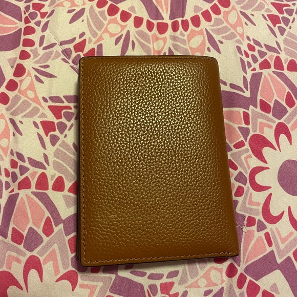 Michael Kors Passport Leather Wallet - Picture 2 of 3